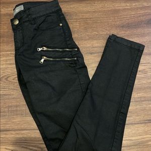 Zipper Detail Skinny Jeans